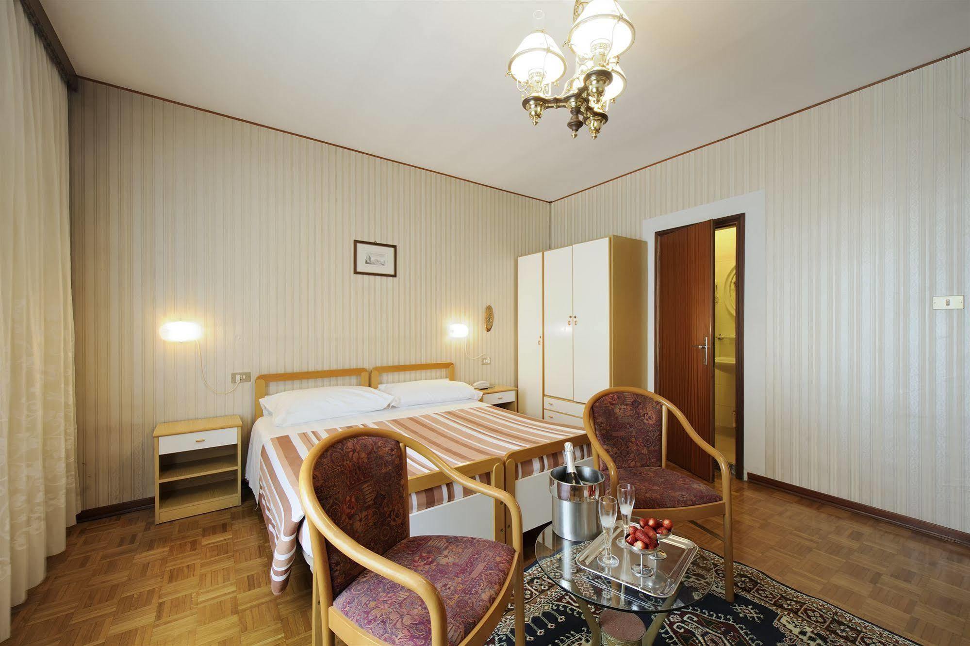 Hotel Bertusi Porretta Terme Kültér fotó