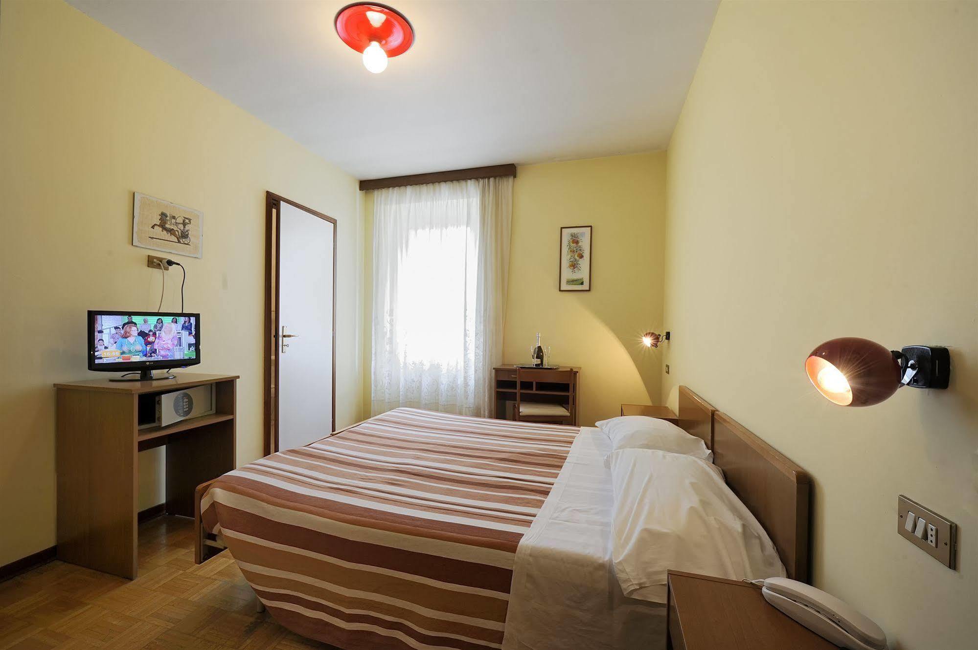 Hotel Bertusi Porretta Terme Kültér fotó