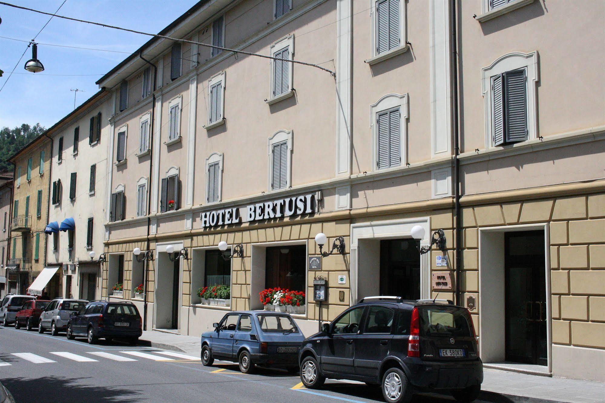 Hotel Bertusi Porretta Terme Kültér fotó