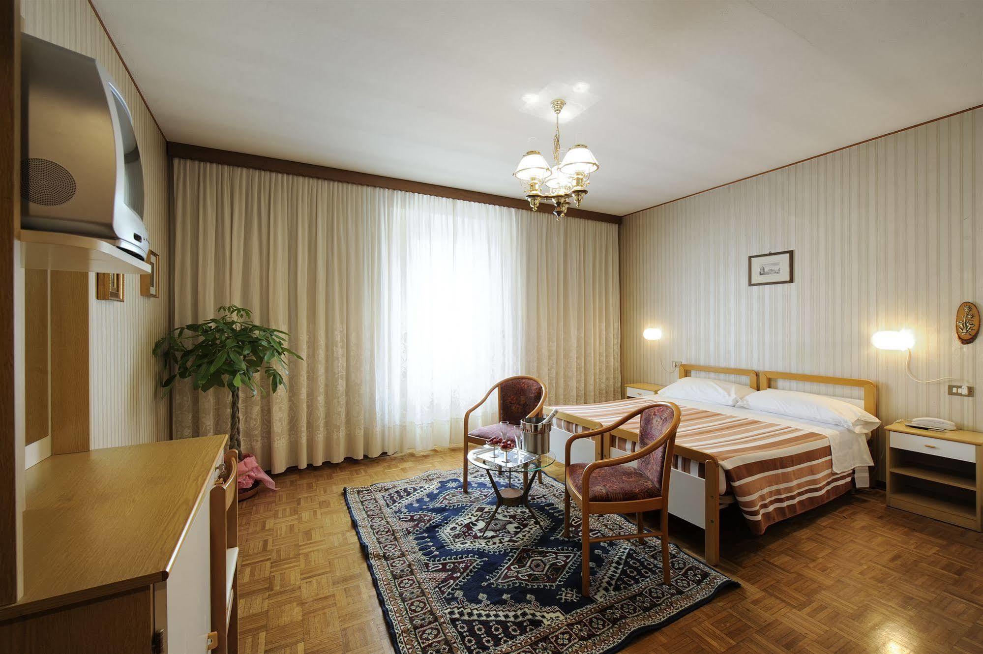 Hotel Bertusi Porretta Terme Kültér fotó