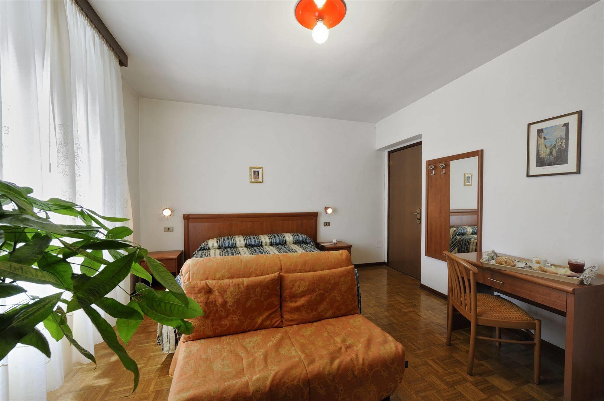 Hotel Bertusi Porretta Terme Kültér fotó